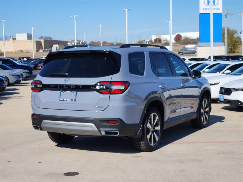 2025 Honda Pilot Touring