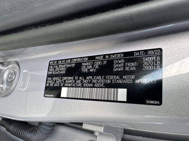 2023 Volvo XC60 B5 Ultimate Bright Theme