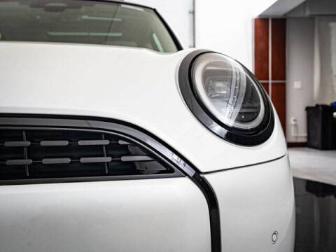 2025 MINI Hardtop 2 Door Cooper Signature Trim