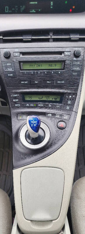 2010 Toyota Prius III