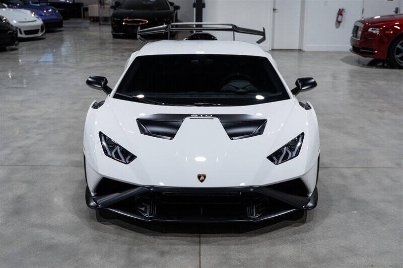 2022 Lamborghini Huracan STO