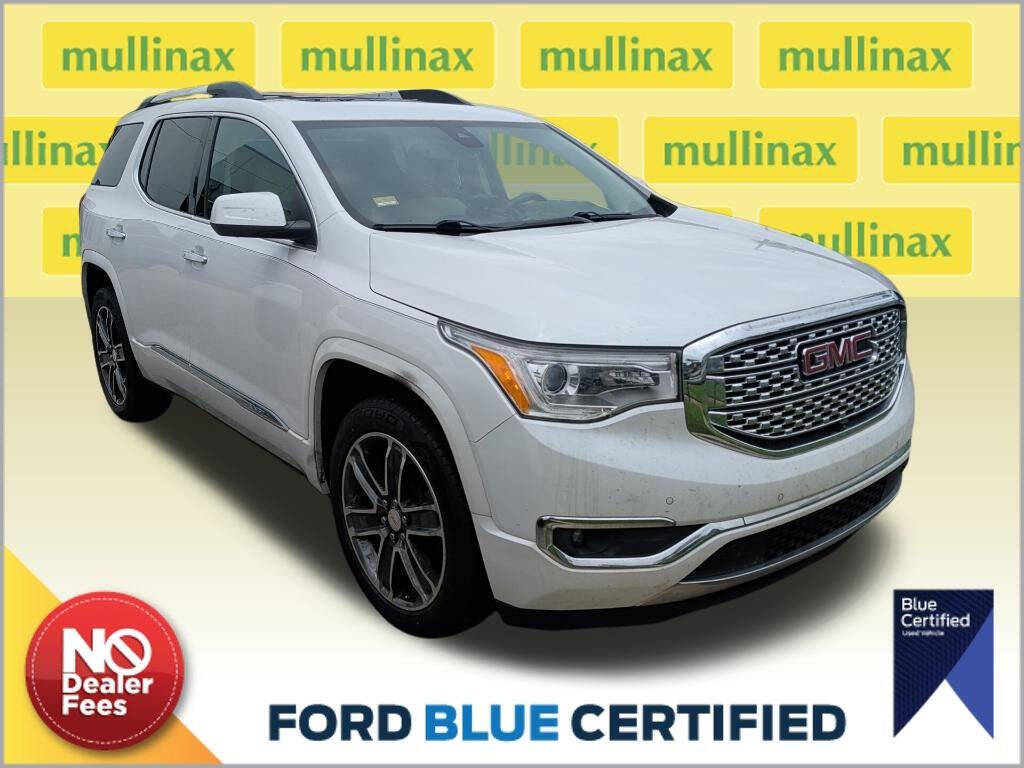 Off white 2018 GMC Acadia Denali Denali 4dr SUV 1
