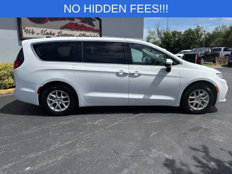 2023 Chrysler Pacifica Touring L
