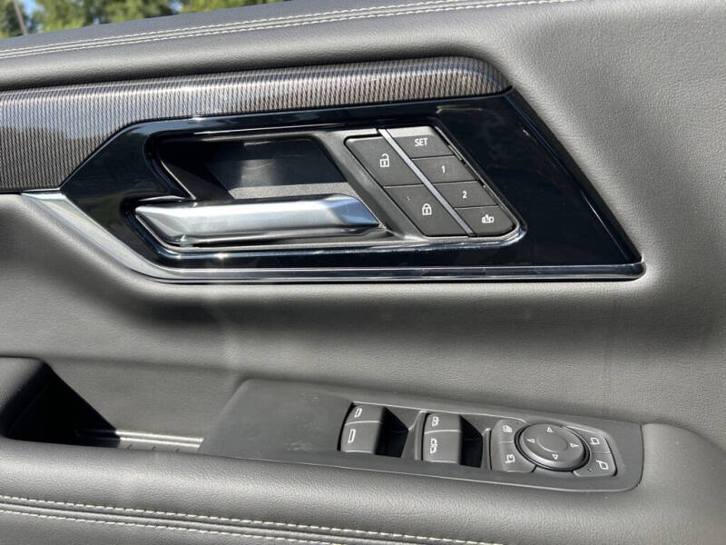 2025 GMC Yukon Elevation