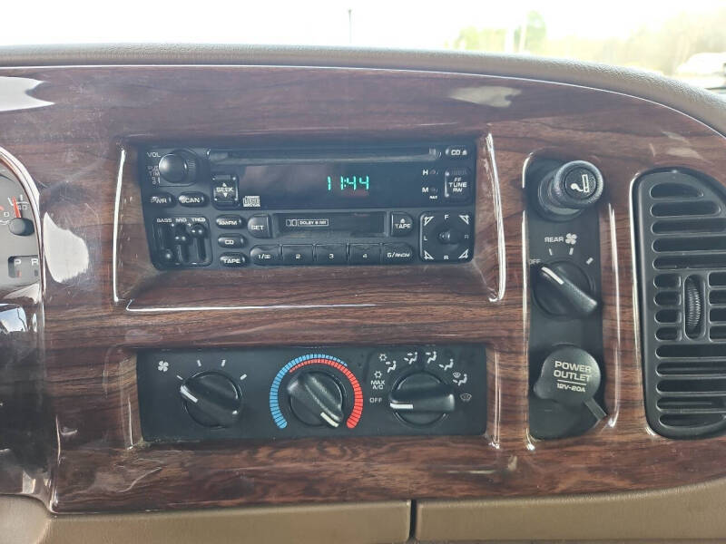 2000 Dodge Ram Van 1500