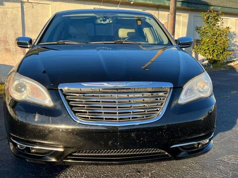 2011 Chrysler 200 for sale at Greenville Motor Company in Greenville NC