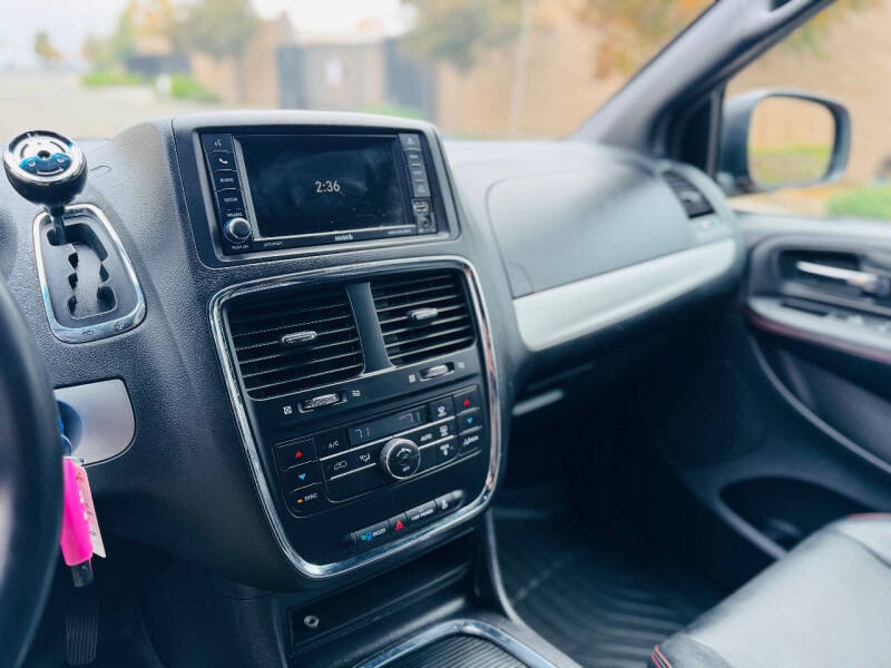 2016 Dodge Grand Caravan R/T