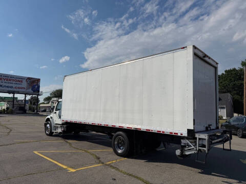 2021 Freightliner M2 106