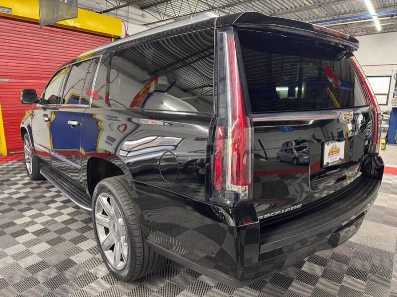 2017 Cadillac Escalade ESV Luxury