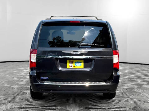 2014 Chrysler Town and Country Touring-L
