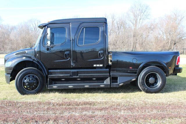 2006 Freightliner M2 106