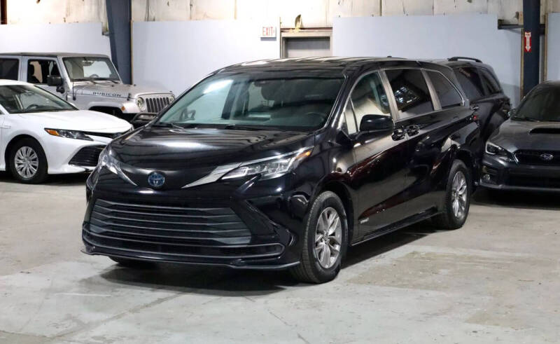 2021 Toyota Sienna LE 8-Passenger