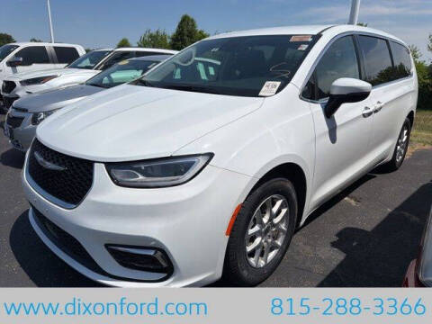 2023 Chrysler Pacifica Touring L