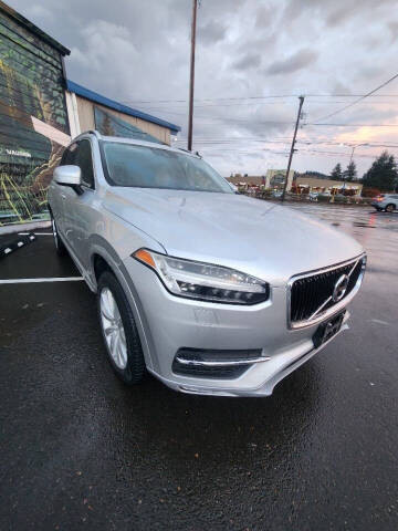 2016 Volvo XC90 T6 Momentum