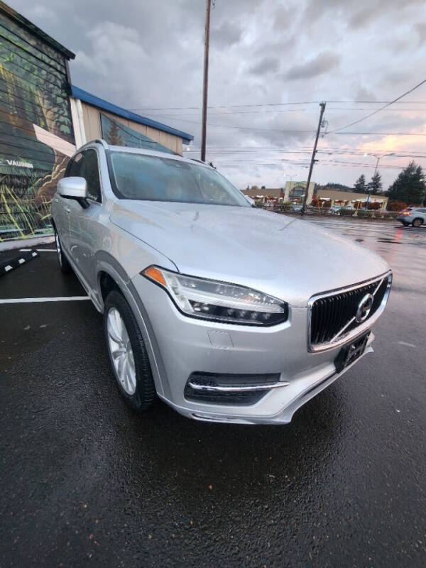 2016 Volvo XC90 T6 Momentum