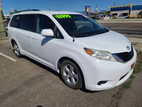 2013 Toyota Sienna LE 8-Passenger
