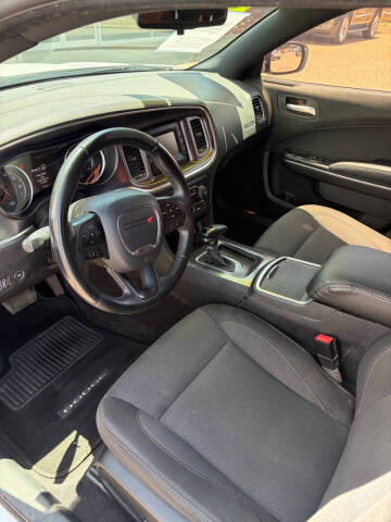 2017 Dodge Charger SE