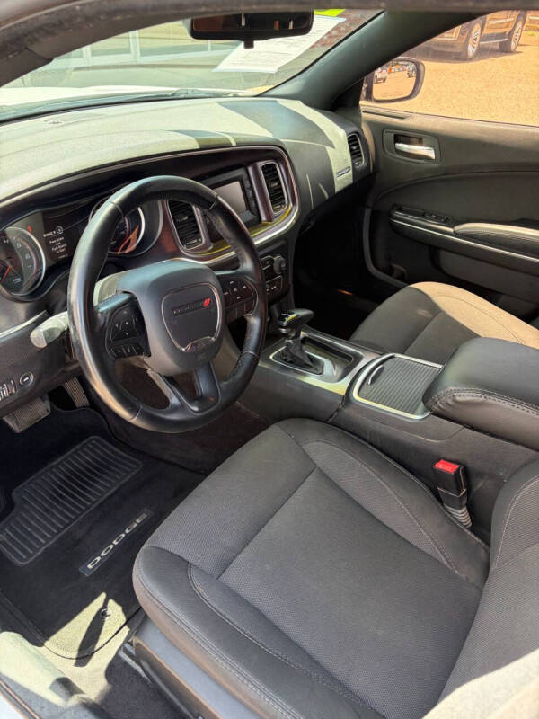 2017 Dodge Charger SE