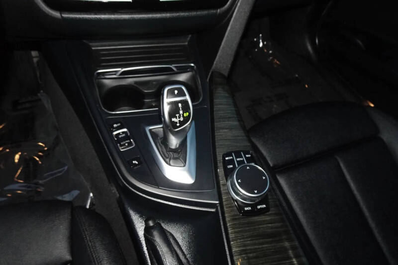 2017 BMW 3 Series 330i xDrive