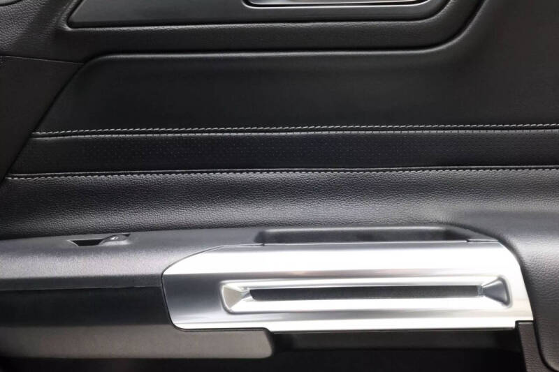 2022 Ford Mustang Mach 1