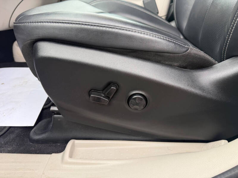 2024 Chrysler Pacifica Plug-In Hybrid Select