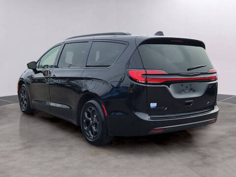 2024 Chrysler Pacifica Plug-In Hybrid Select
