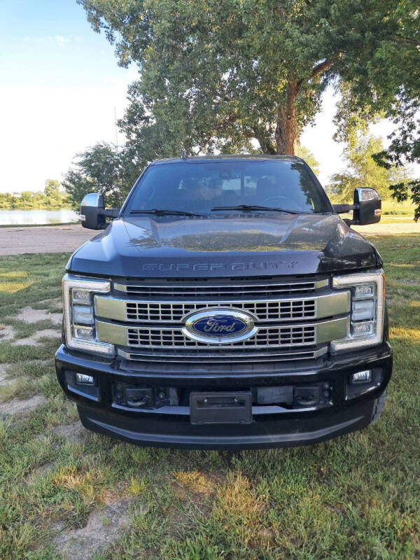 2019 Ford F-250 Super Duty Platinum's photo
