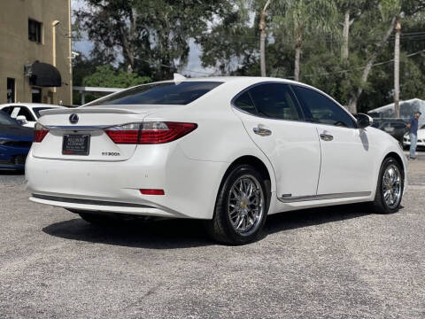 2015 Lexus ES 300h