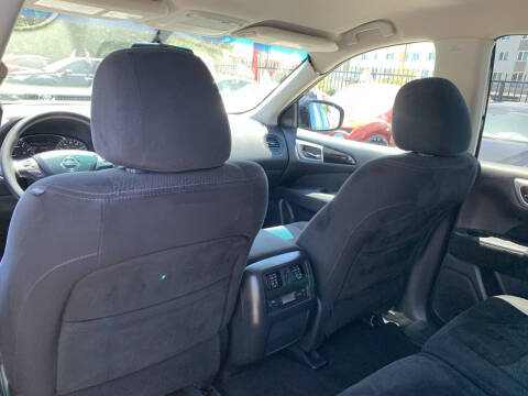 2014 Nissan Pathfinder S