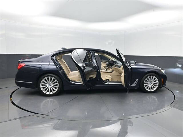 2018 BMW 7 Series 740i