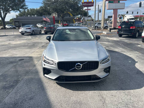 2022 Volvo S60 B5 Momentum