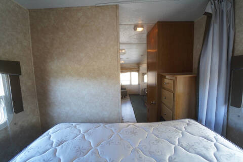 2004 Four Winns Rocky Mountain Elk