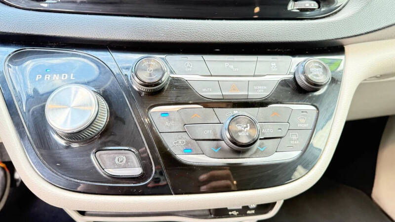 2018 Chrysler Pacifica Touring Plus