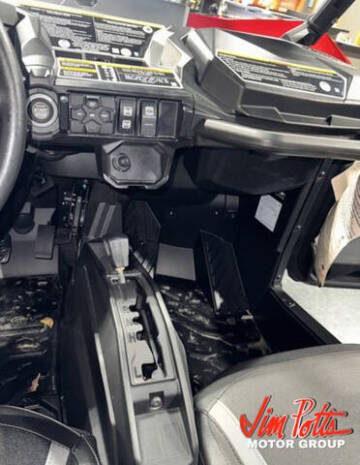 2024 Can-Am Commander Max XT