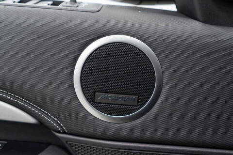 2023 Land Rover Discovery P300 S R-Dynamic