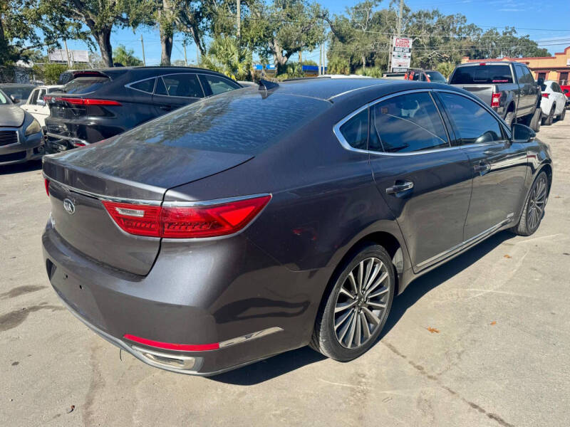 2018 Kia Cadenza Premium