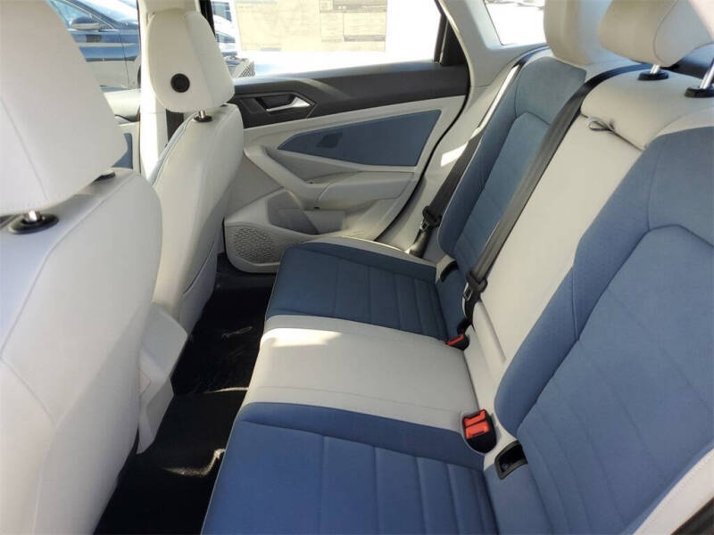 2025 Volkswagen Jetta SE