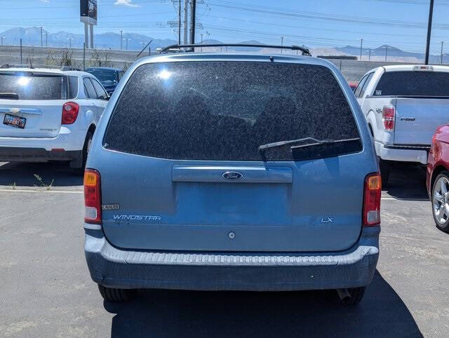 2000 Ford Windstar for sale at Axio Auto Boise in Boise, ID