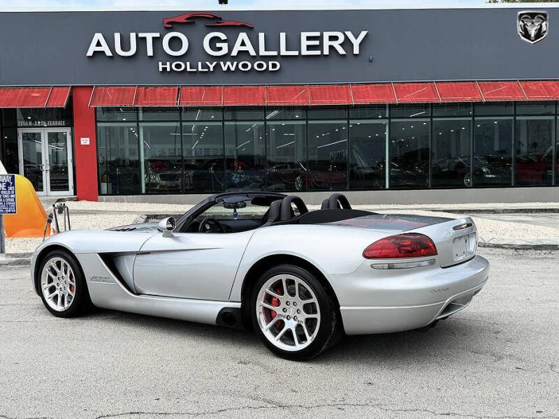 2004 Dodge Viper SRT-10
