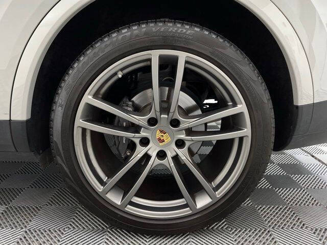 2022 Porsche Cayenne Coupe Platinum Edition