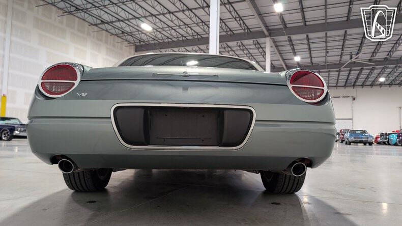 2004 Ford Thunderbird