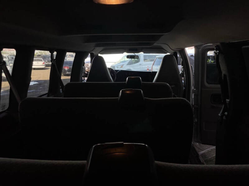 2017 Chevrolet Express LT 3500