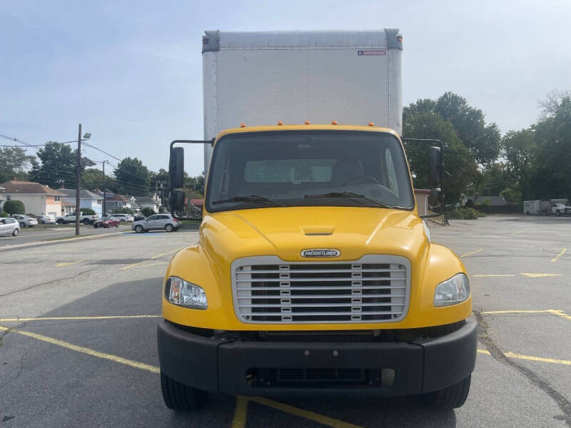 2019 Freightliner M2 106