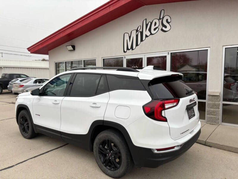 2023 GMC Terrain AT4