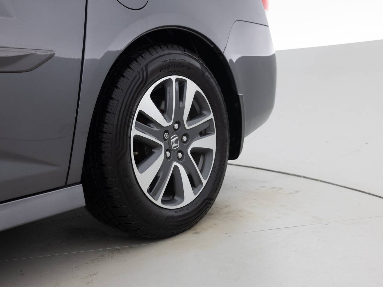 Used Car 2016 Honda Odyssey  Touring Elite 4dr Mini Van For Sale Under $12,000 In Coal City, Illinois