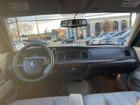 2009 Mercury Grand Marquis LS