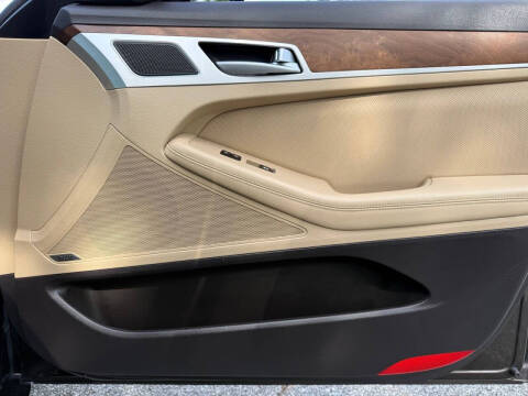 2017 Genesis G80