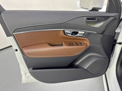 2022 Volvo XC90 Recharge T8 Inscription 7P