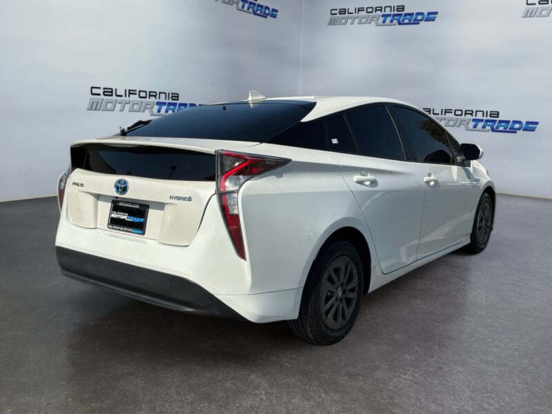 2016 Toyota Prius Two