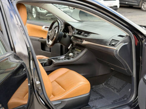 2011 Lexus CT 200h Premium